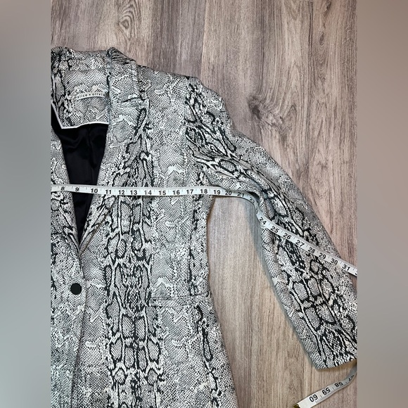 Alice and Olivia Breann Snake Embossed Faux Leather Blazer Size 12 Retail $595 - Picture 10 of 16